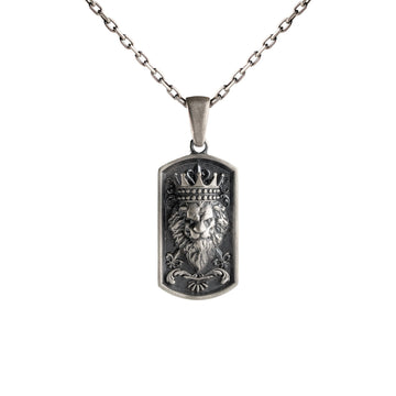 Crowned Lion Relief Motif Necklace