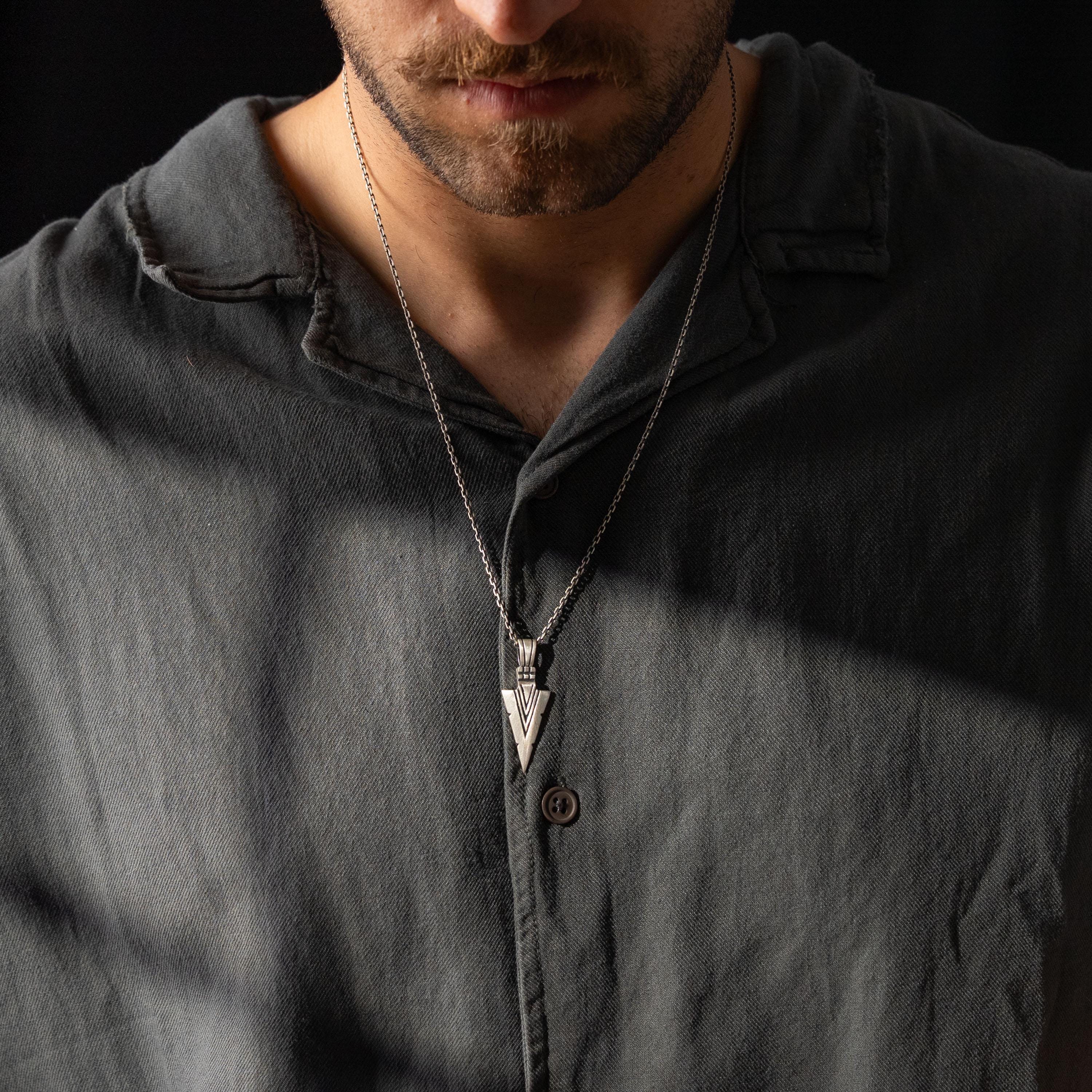 Viking Arrowhead Relief Motif Necklace