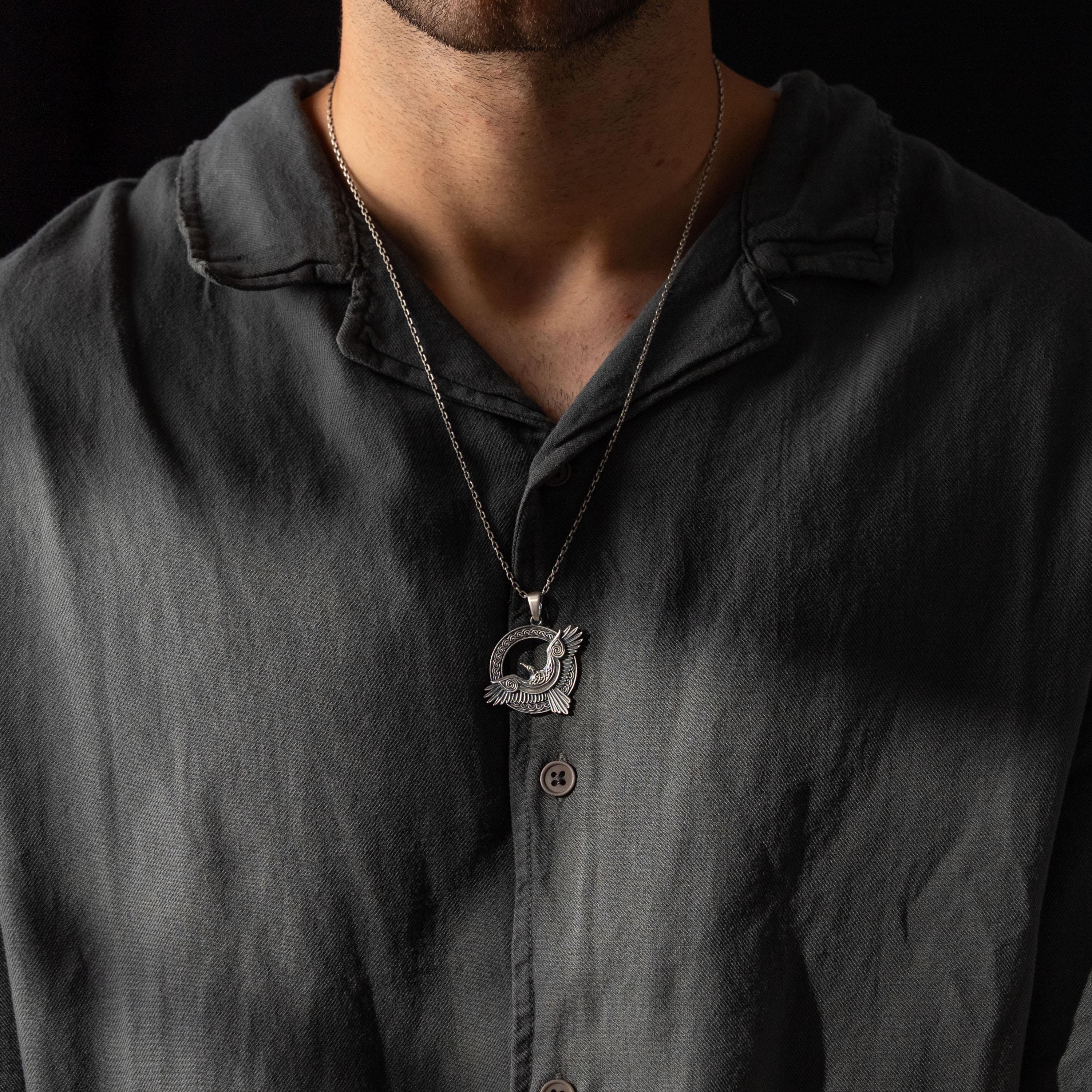 Odin’s Raven Relief Motif Necklace