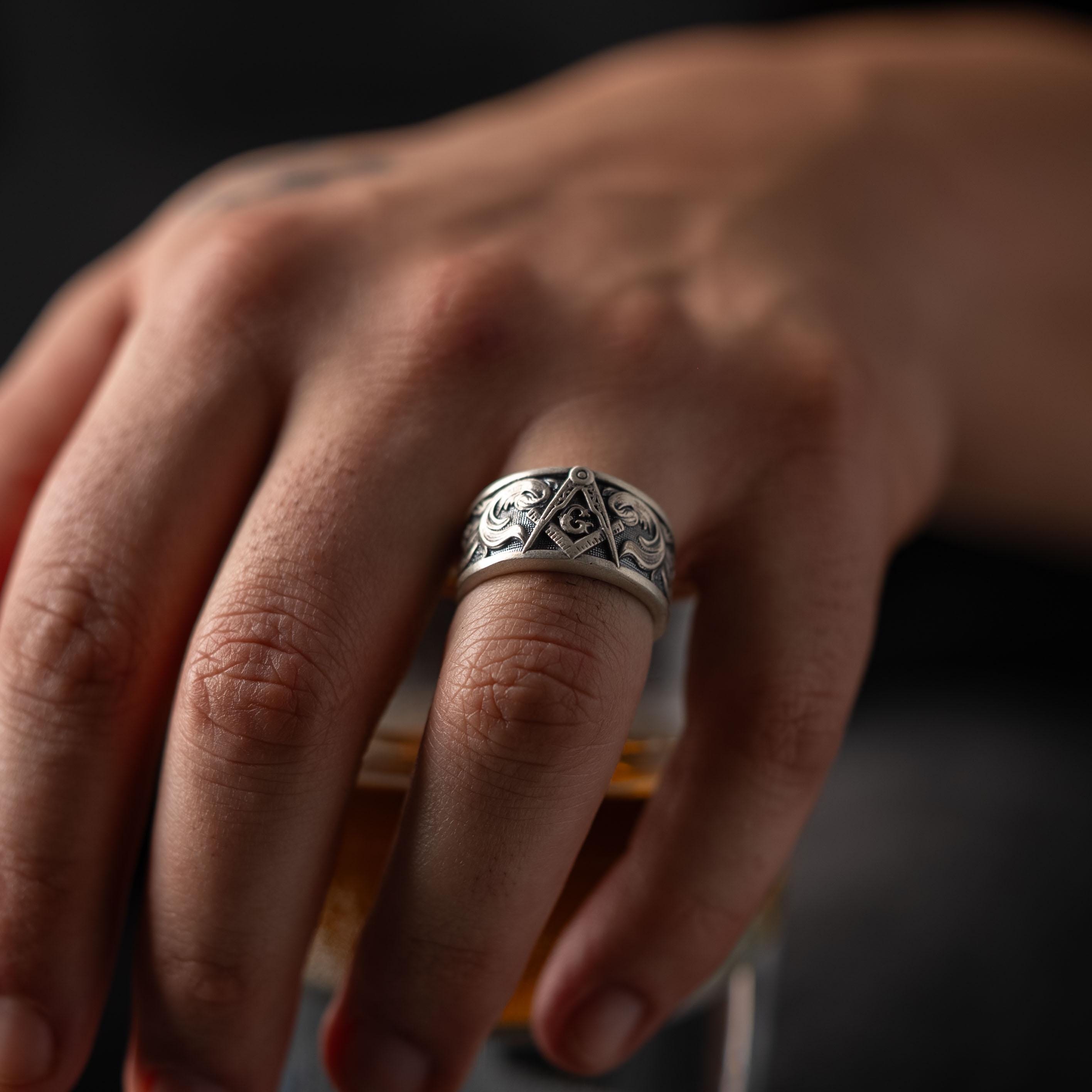 Masonic Relief Motif Band Ring