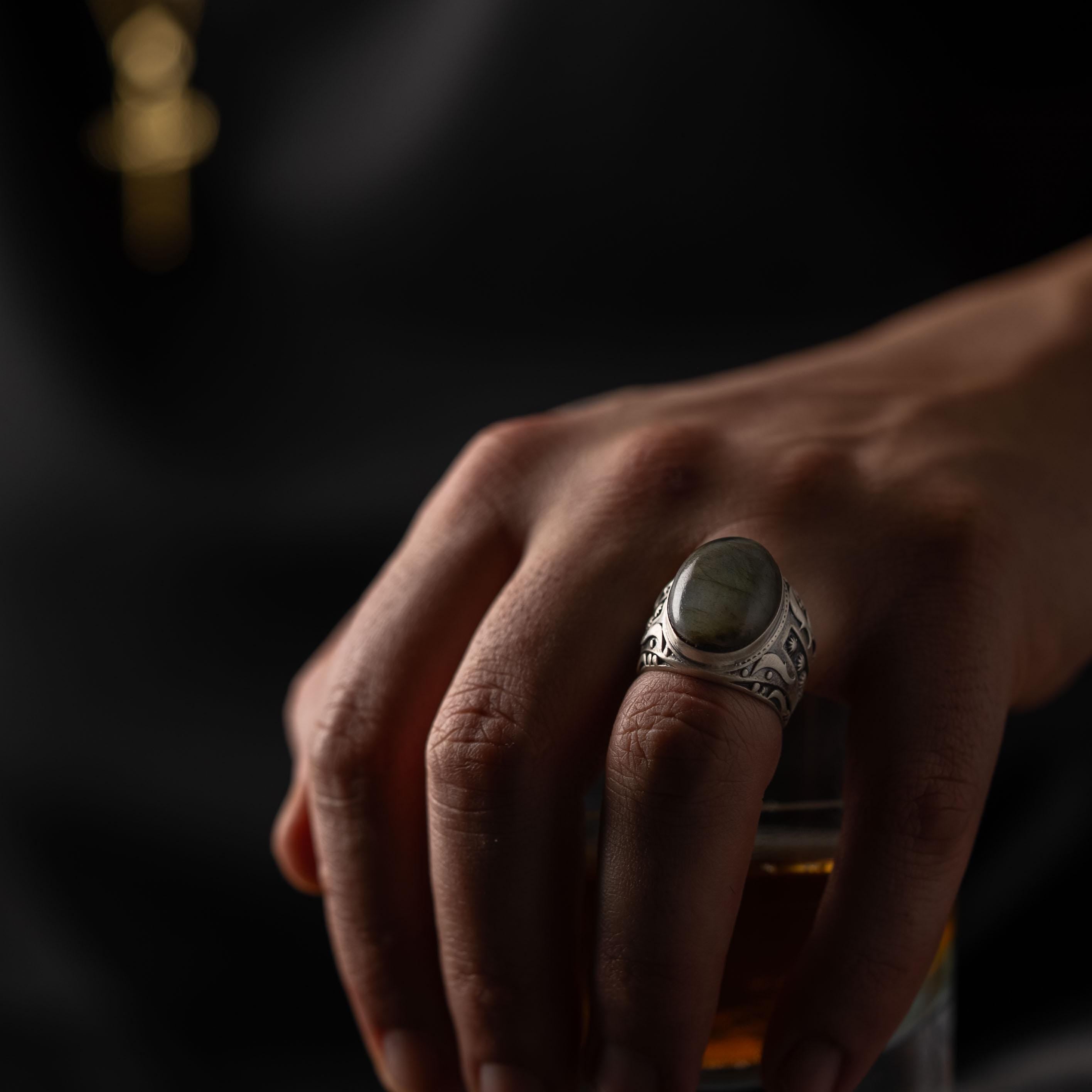 Labradorite Oval Relief Motif Ring